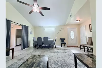 3702 Lindsey Court, Arlington, TX 76015 - Photo 4