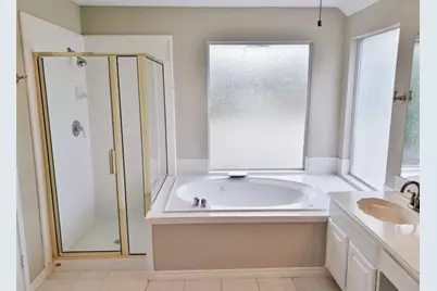 211 Moss Hill Road, Irving, TX 75063 - Photo 10