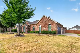 902 Nikki Dr, Cedar Hill, TX 75104 - Photo 2