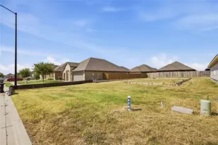 808 Moseley Ln, Greenville, TX 75402 - Photo 1