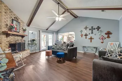 22 Spring Oaks Road, Burleson, TX 76028 - Photo 10