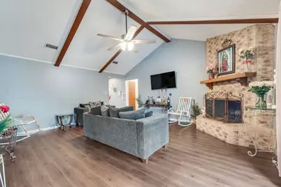 22 Spring Oaks Road, Burleson, TX 76028 - Photo 8