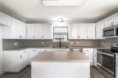 7921 Rattlers Court, Arlington, TX 76002 - Photo 6