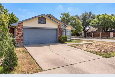 3700 Verlaine Drive, Carrollton, TX 75007 - Photo 2