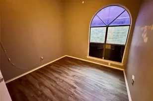 911 Gaynor Ave, Duncanville, TX 75137 - Photo 6