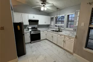 911 Gaynor Ave, Duncanville, TX 75137 - Photo 4