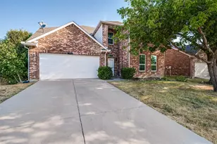 1905 Peppertree Dr, Little Elm, TX 75068 - Photo 2