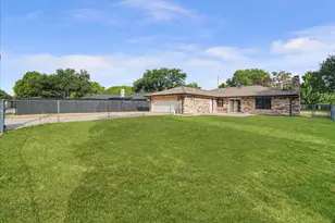 236 Charles St, DeSoto, TX 75115 - Photo 26