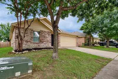829 Santa Rosa Drive, Fort Worth, TX 76052 - Photo 2