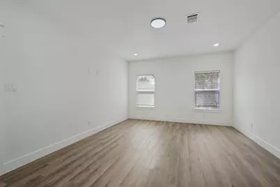 1340 Elmwood Avenue, Fort Worth, TX 76104 - Photo 18
