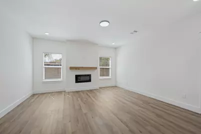 1340 Elmwood Avenue, Fort Worth, TX 76104 - Photo 2