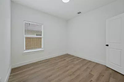 1340 Elmwood Avenue, Fort Worth, TX 76104 - Photo 14