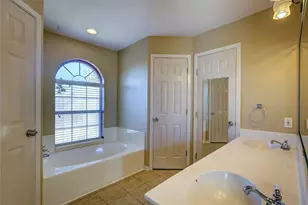 6910 Sayle St, Greenville, TX 75402 - Photo 18