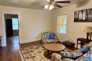 103 S Center St, Bonham, TX 75418 - Photo 4