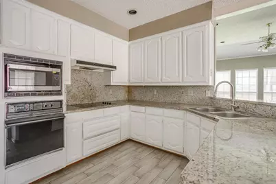 9017 Rodeo Drive, Irving, TX 75063 - Photo 16
