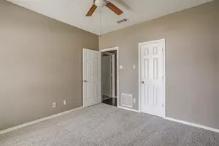 9017 Rodeo Dr, Irving, TX 75063 - Photo 28