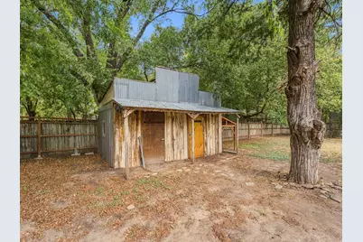 207 N Oneil Street, Alvord, TX 76225 - Photo 2