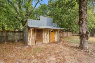207 N Oneil St, Alvord, TX 76225 - Photo 2