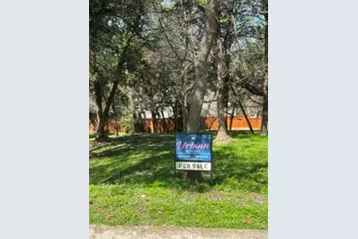 607 W Red Bird Lane, Duncanville, TX 75116 - Photo 2