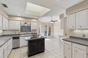 2924 Cambridgeshire Dr, Carrollton, TX 75007 - Photo 12