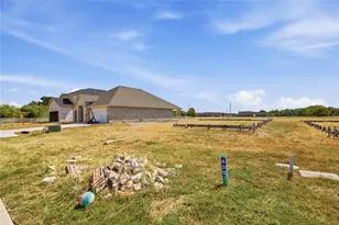 605 Greyson Ln, Greenville, TX 75402 - Photo 1