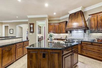 2726 Country Club Road, Pantego, TX 76013 - Photo 10