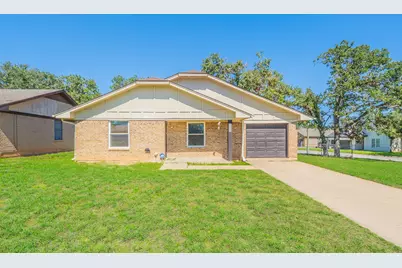 5211 Laurie Drive, Mineral Wells, TX 76067 - Photo 1