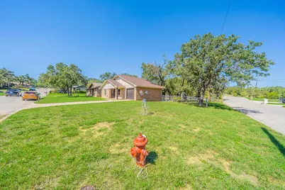 5211 Laurie Drive, Mineral Wells, TX 76067 - Photo 2