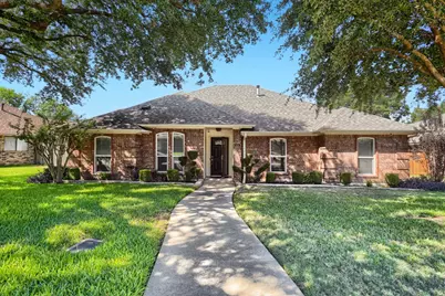 504 Wisterglen Drive, DeSoto, TX 75115 - Photo 2