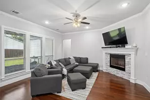 516 Woodland Dr, Azle, TX 76020 - Photo 4