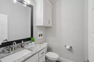 516 Woodland Dr, Azle, TX 76020 - Photo 22