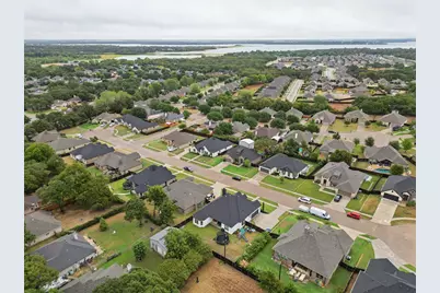 516 Woodland Drive, Azle, TX 76020 - Photo 30