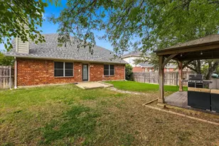 200 Ellicott Dr, Roanoke, TX 76262 - Photo 32