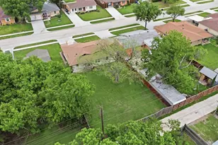 1112 Noble Ave, Carrollton, TX 75006 - Photo 32