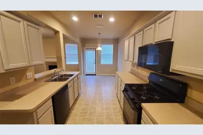 10909 Nantucket Drive, Rowlett, TX 75089 - Photo 4