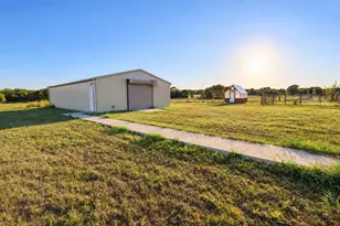 898 Farm Road 1700, Clarksville, TX 75426 - Photo 28