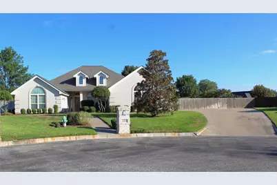 1405 Parkwood Court, Stephenville, TX 76401 - Photo 2