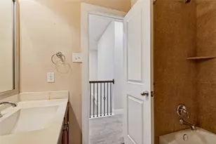 1606 Brook Grove Dr, Euless, TX 76039 - Photo 10