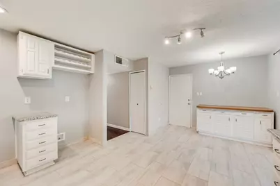 2221 Marble Falls Drive, Carrollton, TX 75007 - Photo 12