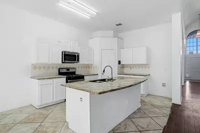 2447 Ranchview Drive, Grand Prairie, TX 75052 - Photo 10