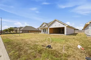 806 Moseley Ln, Greenville, TX 75402 - Photo 2