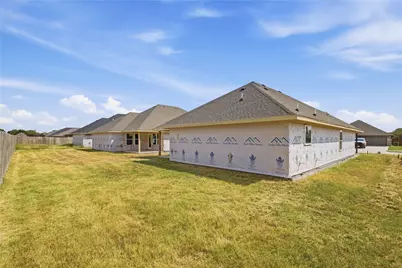 806 Moseley Lane, Greenville, TX 75402 - Photo 4