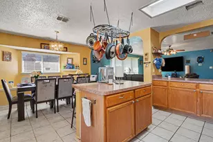 3136 Pine Valley Dr, Grand Prairie, TX 75052 - Photo 14