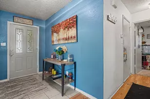 3136 Pine Valley Dr, Grand Prairie, TX 75052 - Photo 4