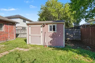 3136 Pine Valley Dr, Grand Prairie, TX 75052 - Photo 28