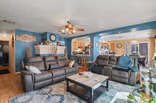 3136 Pine Valley Dr, Grand Prairie, TX 75052 - Photo 8