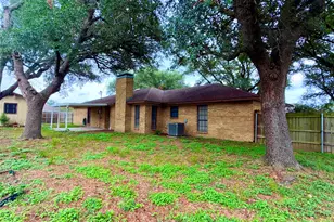 207 Nashua, Groesbeck, TX 76642 - Photo 2