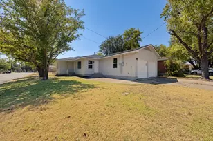 400 W Anita St, Sherman, TX 75092 - Photo 2