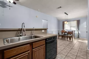 205 Saddlebrook Dr, Krum, TX 76249 - Photo 14