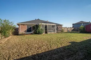 205 Saddlebrook Dr, Krum, TX 76249 - Photo 22